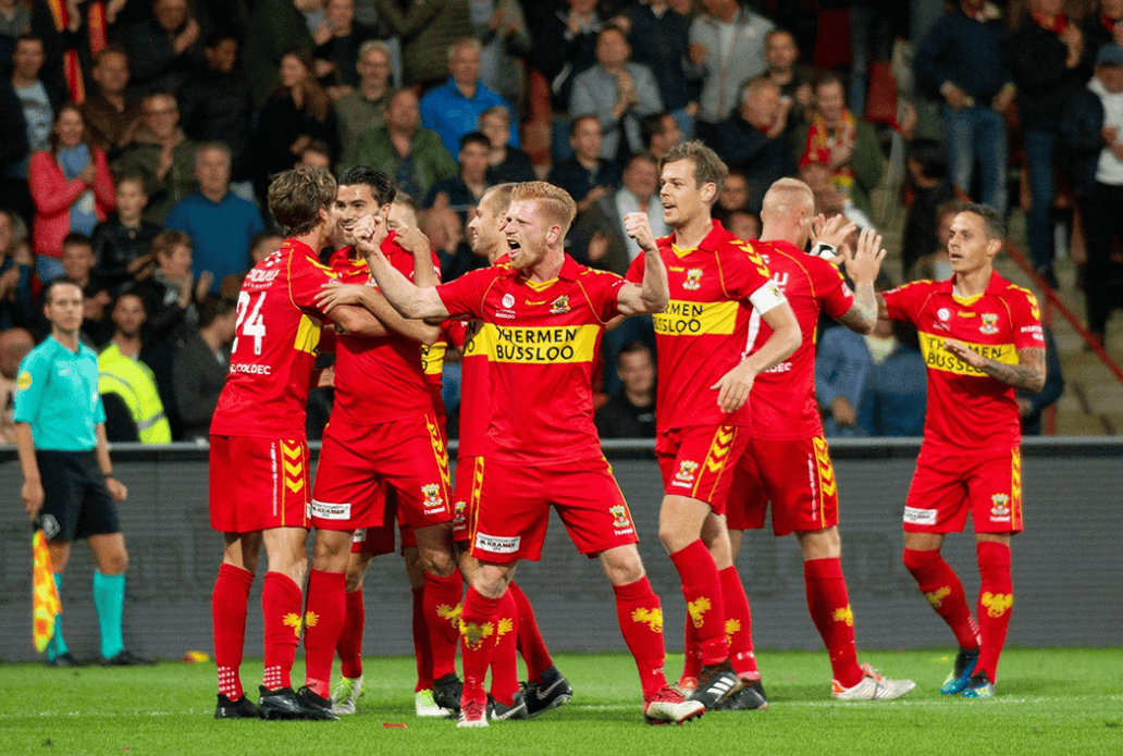 冲刺阶段突围战来临,阿贾克斯围绕荷甲门线救险,质疑声四起,资深球员宣示担当 冲刺阶段突围战来临,阿贾克斯围绕荷甲门线救险,质疑声四起,资深球员宣示担当