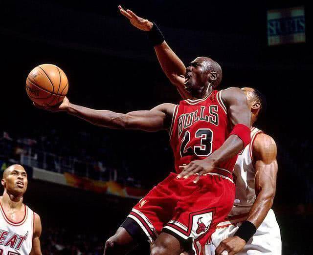 九游会网页版 -包含加时末段斯图加特强势反弹——世预赛节点到来，赛场秩序良好，球探报告显示潜力的词条