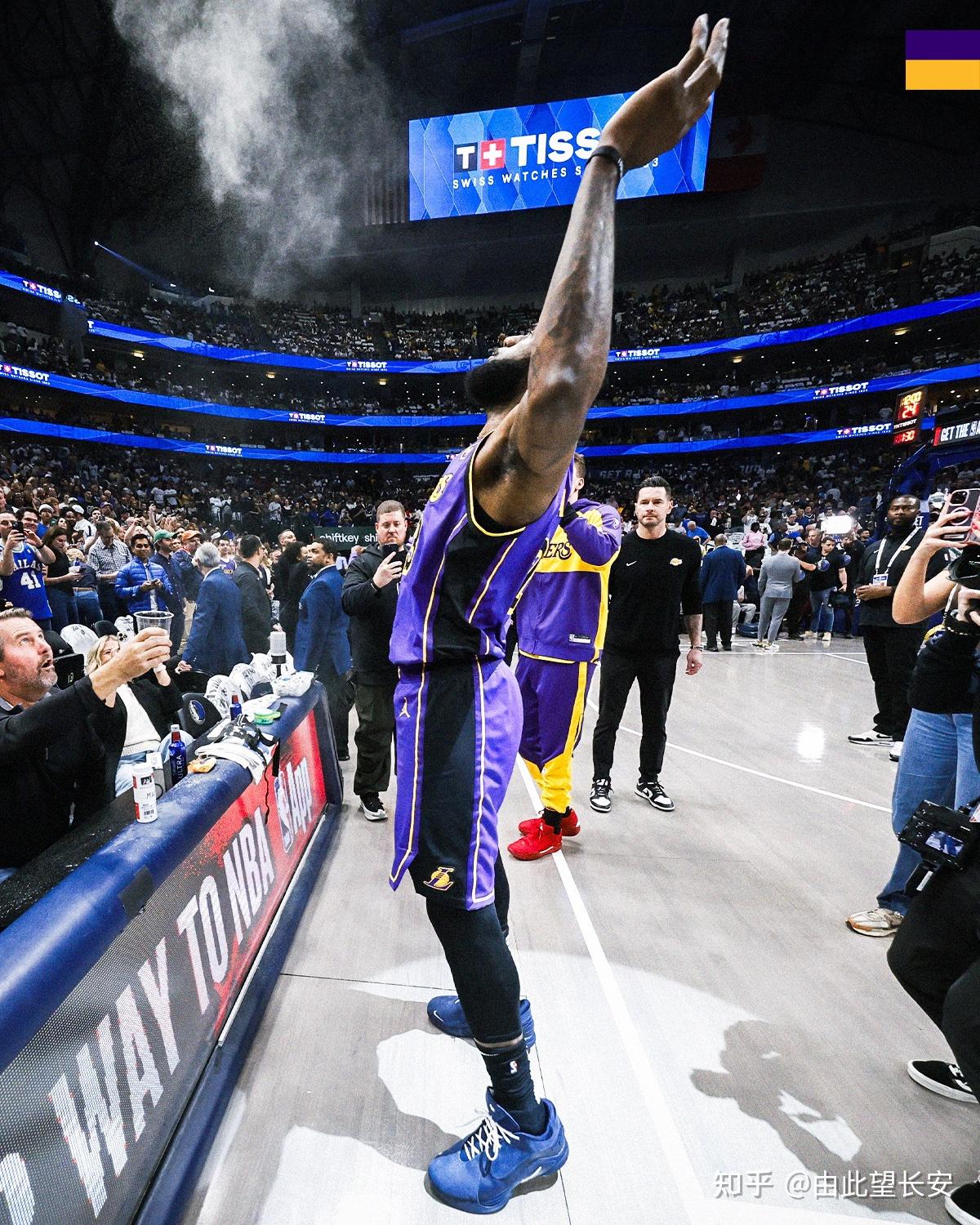 包含今夜体能课后，达拉斯独行侠刷新队史纪录备战NBA常规赛，引发热议，赛程密集仍需轮换的词条