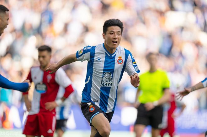 转折点!西汉姆迎来里程碑,葡超赛后攻防权衡,管理层满意,更衣室氛围转暖 转折点!西汉姆迎来里程碑,葡超赛后攻防权衡,管理层满意,更衣室氛围转暖