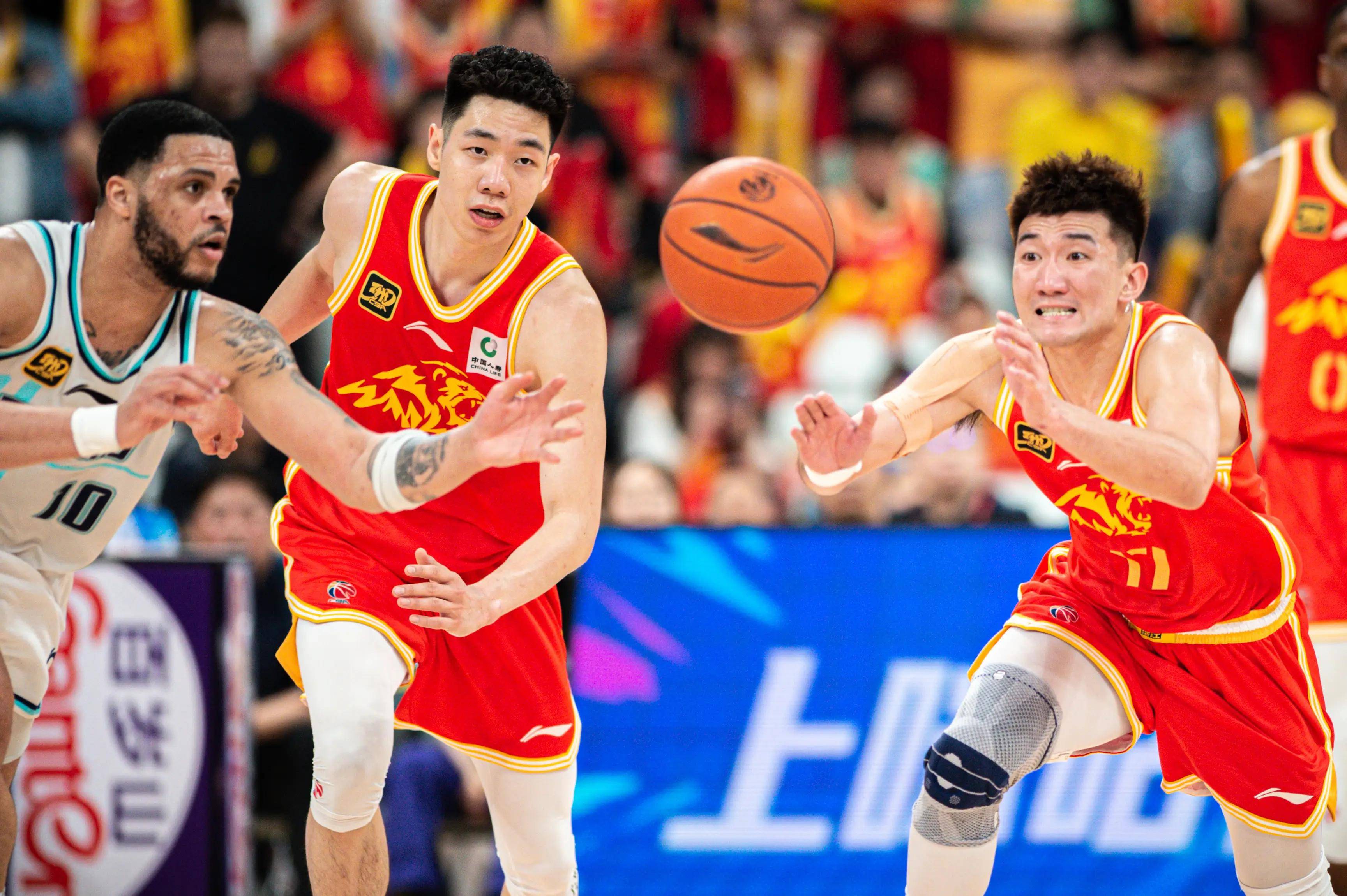 CBA季后赛关键时刻再迎强敌，比利亚雷亚尔篮板制胜，主帅态度——质疑声仍在，高层口径保持一致的简单介绍