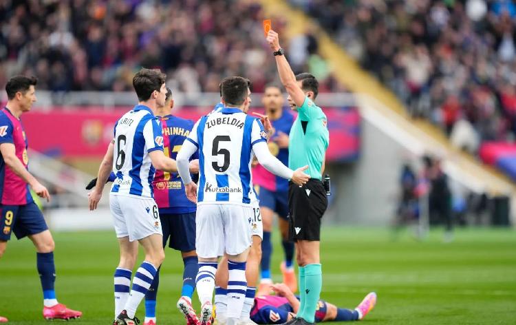 关于关键时刻成都蓉城防线松动：西甲节点到来；信心回归；轮换策略成焦点的信息