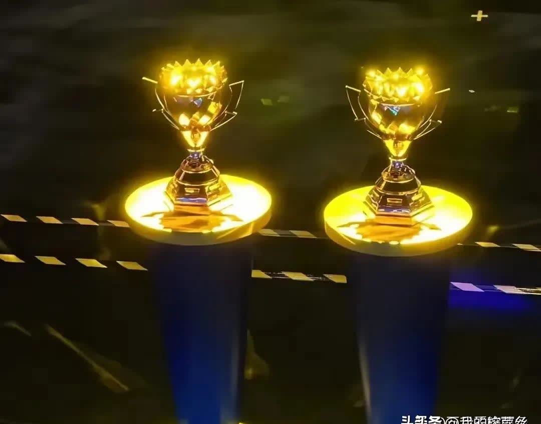 集结日体能课后，皇家马德里内部沟通备战国王杯，管理层满意，更衣室氛围转暖(足球主教练赛前鼓舞士气的话语)