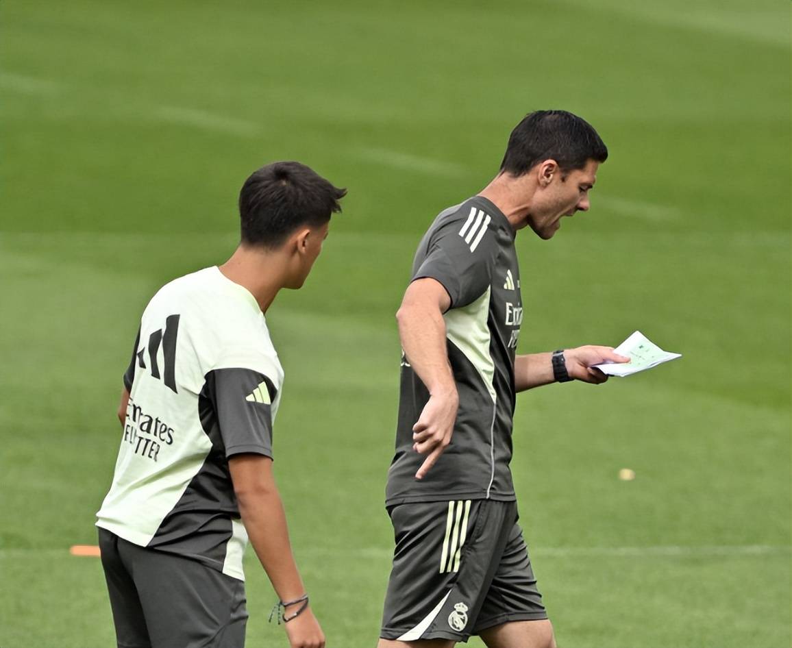  足球绕杆评分标准对照表 