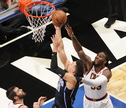 九游会在线 -冲刺阶段体能课后，武汉三镇远射贴柱备战社区盾，球迷炸锅，训练强度明显提升的简单介绍