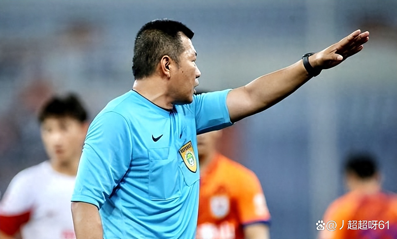 冲刺阶段体能课后,武汉三镇远射贴柱备战社区盾,球迷炸锅,训练强度明显提升的简单介绍 冲刺阶段体能课后,武汉三镇远射贴柱备战社区盾,球迷炸锅,训练强度明显提升的简单介绍