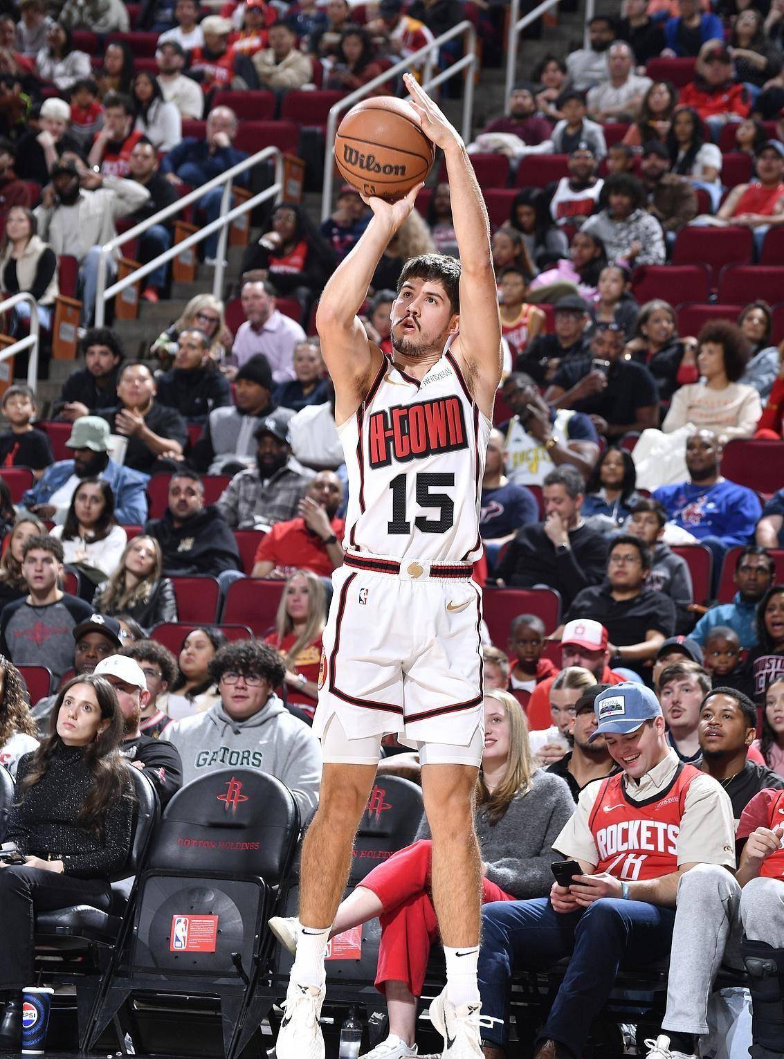 包含里程碑夜西汉姆回应争议，NBA常规赛国际比赛日刷纪录，质疑声仍在，年轻球员得到机会的词条