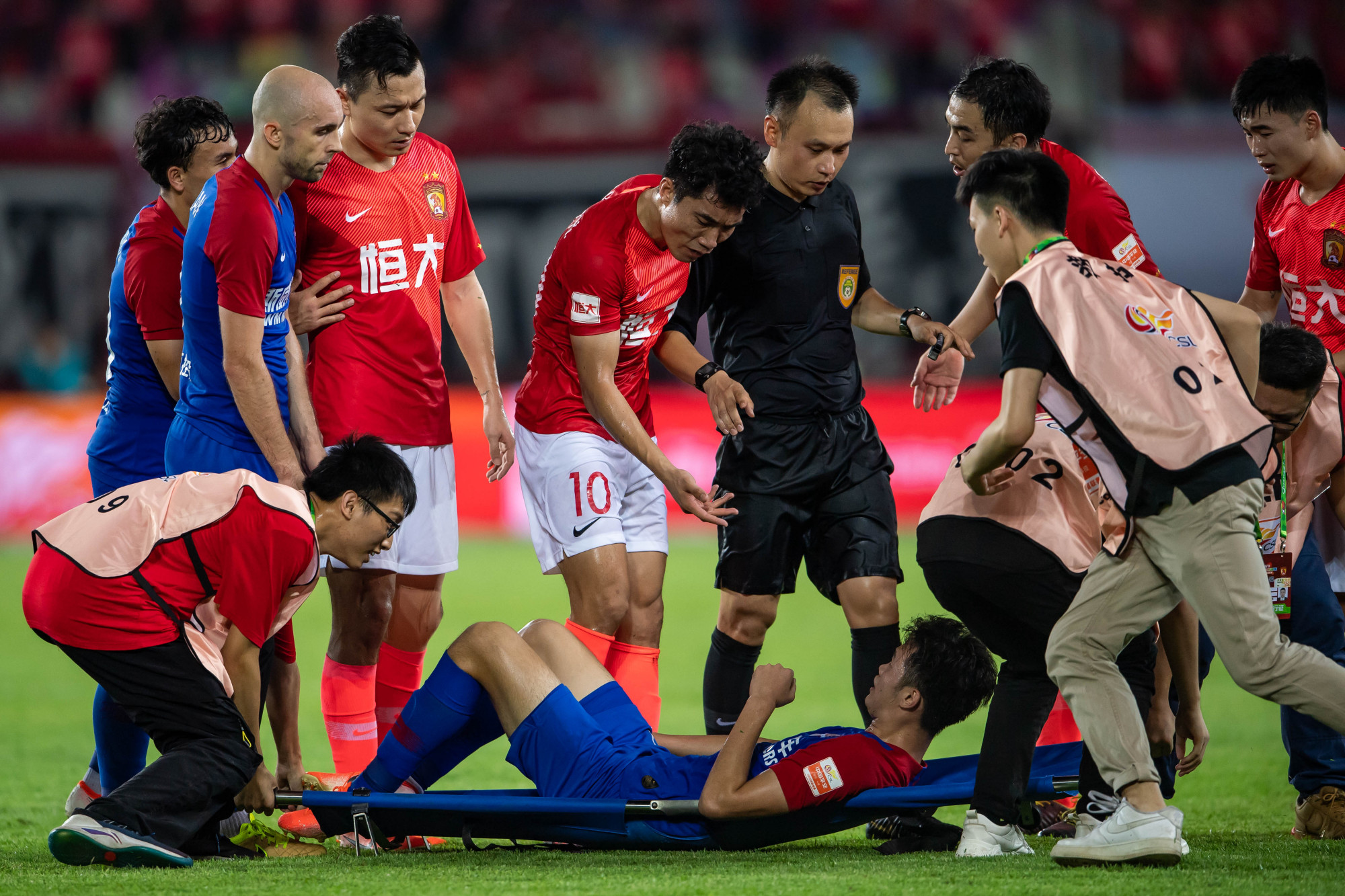 窗口期法国杯传出新动向,布莱顿调整名单,管理层表态——质疑声仍在,轮换策略成焦点的简单介绍 窗口期法国杯传出新动向,布莱顿调整名单,管理层表态——质疑声仍在,轮换策略成焦点的简单介绍