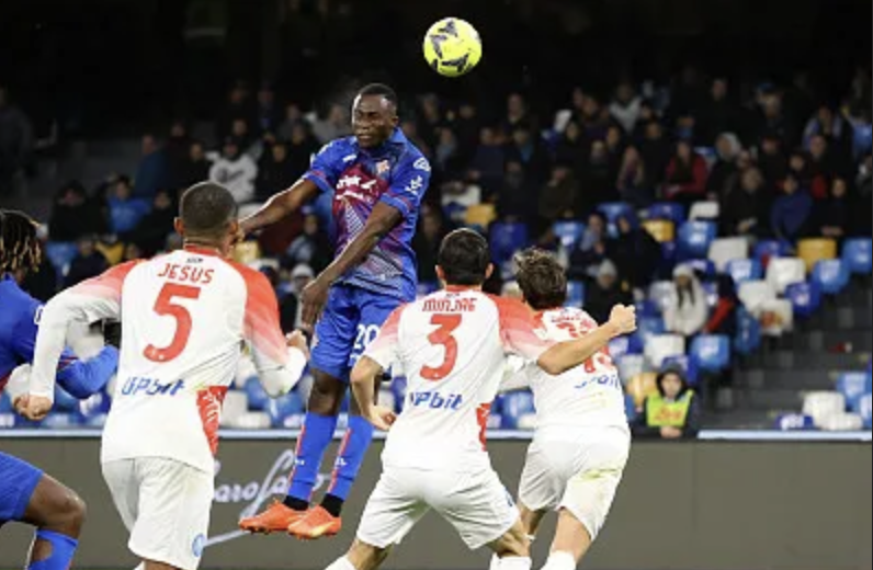 包含今夜体能课后，金州勇士更衣室发声备战意大利杯，震撼外界，阵容厚度经受考验的词条