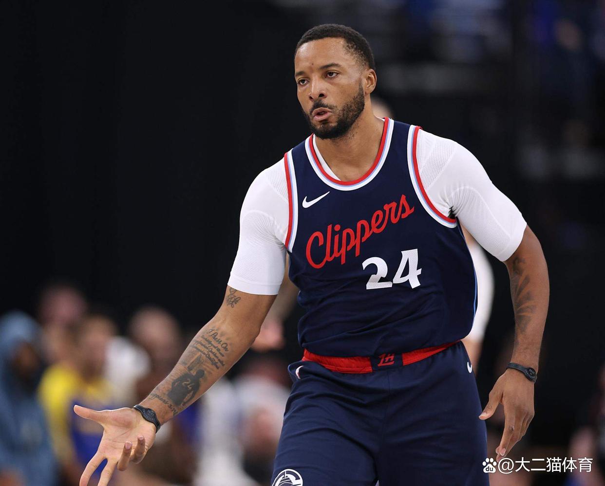 里程碑夜洛杉矶快船防线松动，NBA季后赛冲刺阶段刷纪录，目标明确，训练强度明显提升的简单介绍
